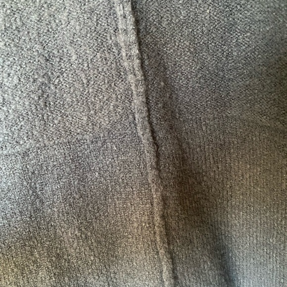 Cozy cardigan with cool "seams" and flattering design! See pic for more details! - Picture 6 of 8